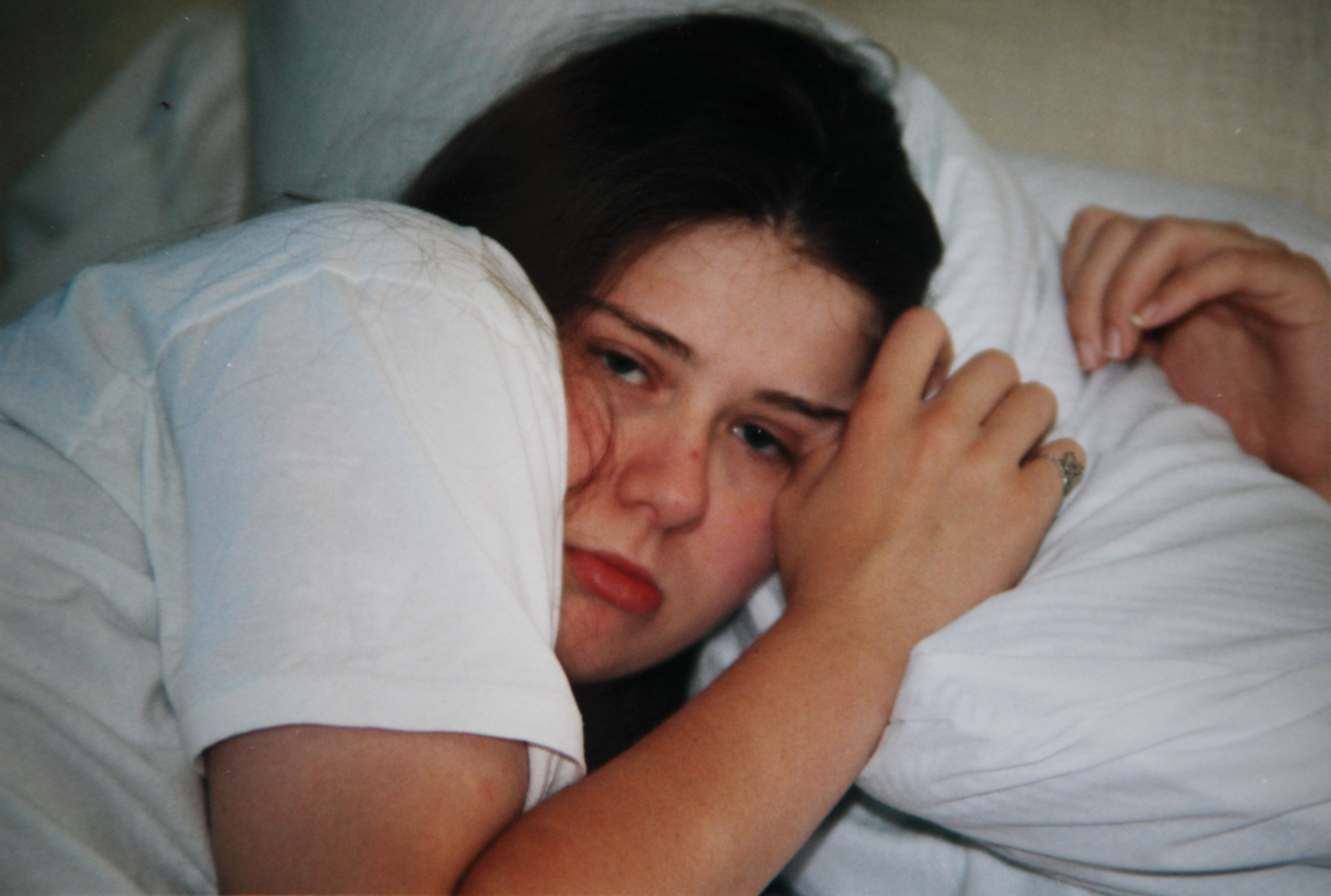 Découvrez comment les émotions intenses impactent la qualité du sommeil et des solutions pour mieux dormir.