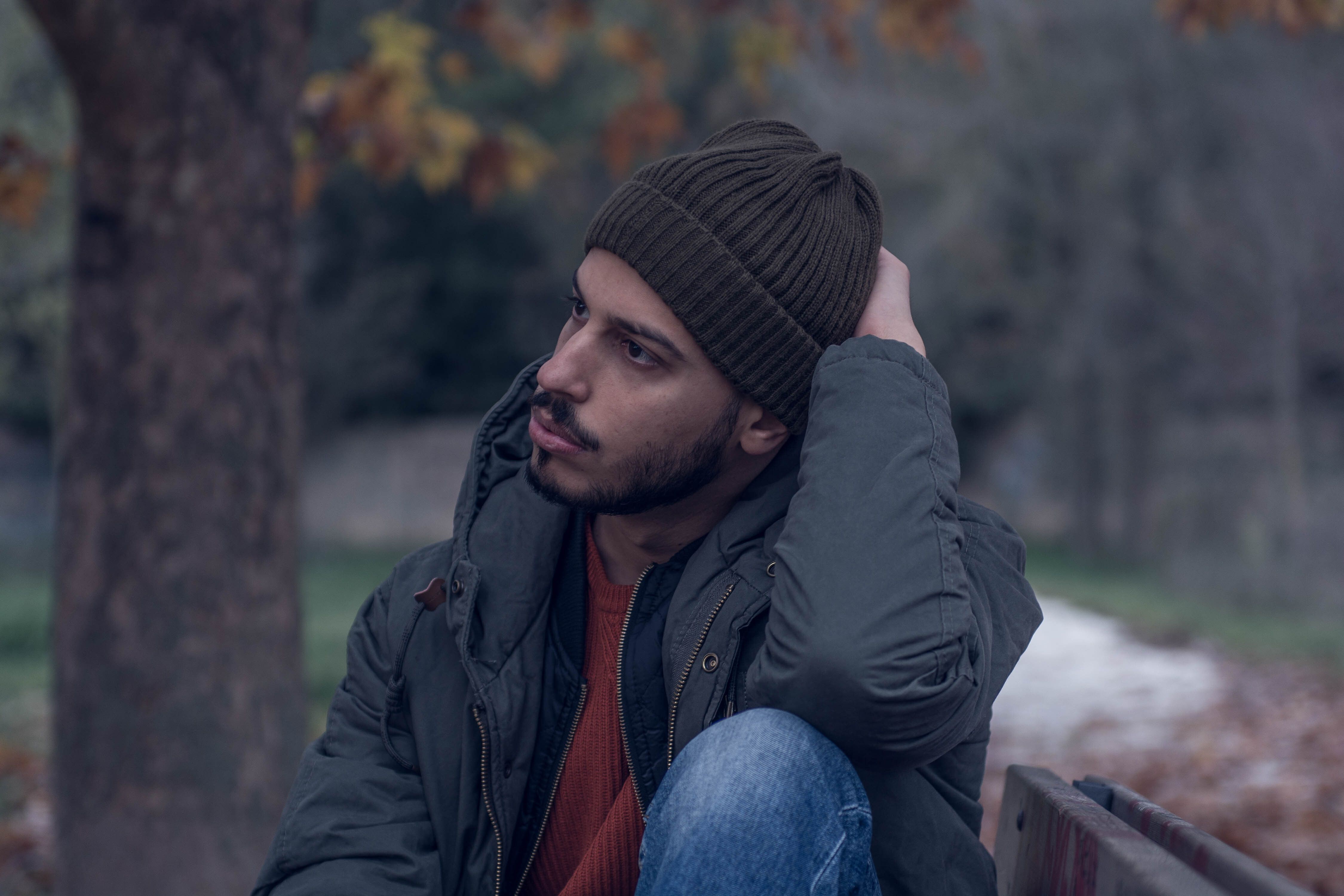 Découvrez comment votre bien-être influence vos relations sociales et retrouvez l'équilibre avec des conseils pratiques.